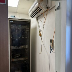 Konkurencja zamontowała klimatyzację w banku, klimatyzacja się uszkodziła i tak zostawili bank.